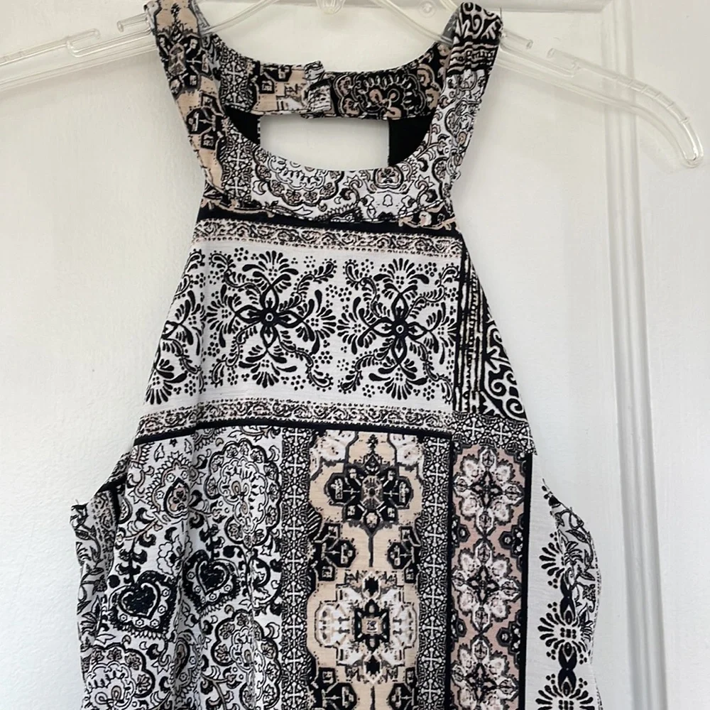 Three Pink Hearts maxi dress black white and tan size small